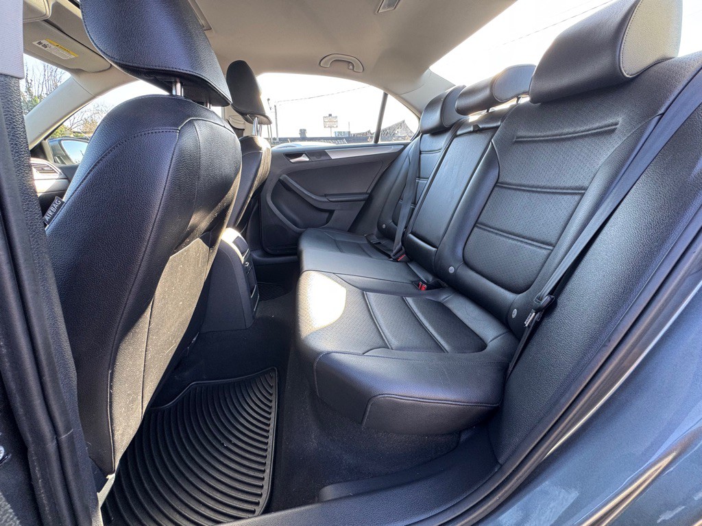 2017 Volkswagen Jetta Image 10