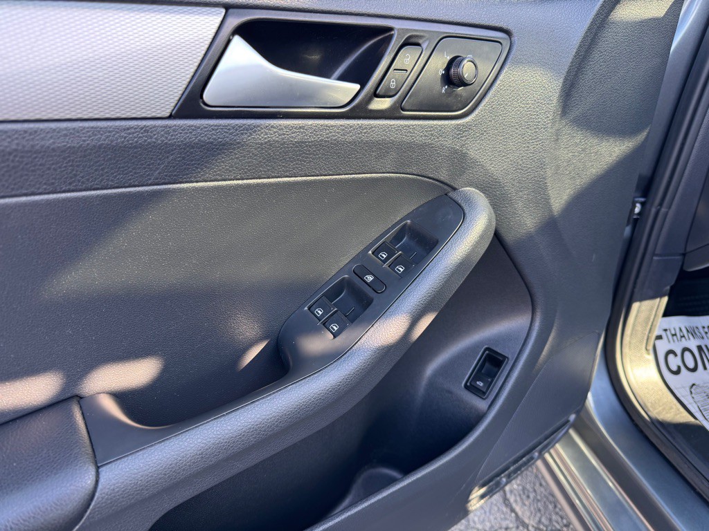 2017 Volkswagen Jetta Image 14