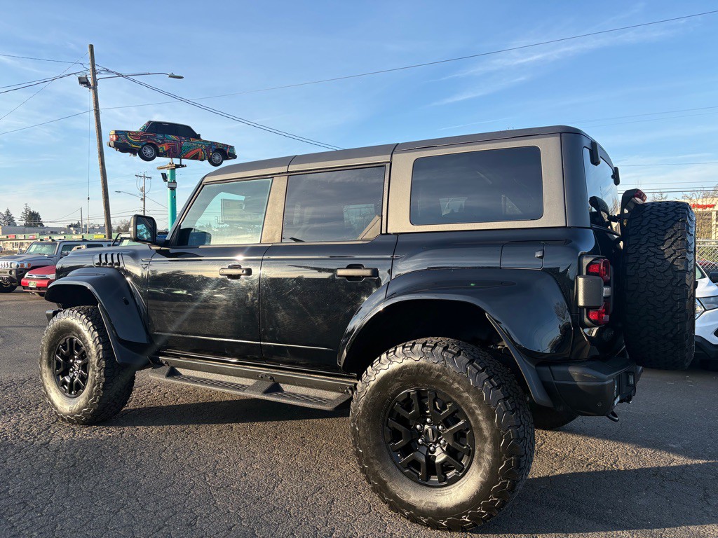 2022 Ford Bronco Image 2