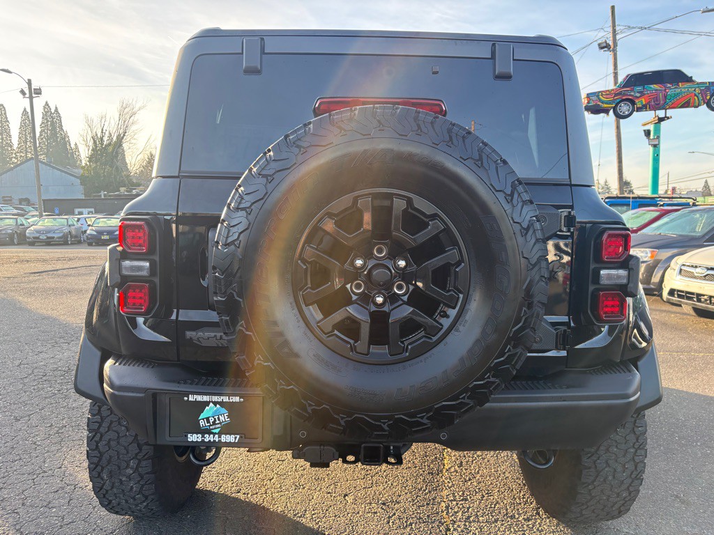 2022 Ford Bronco Image 3