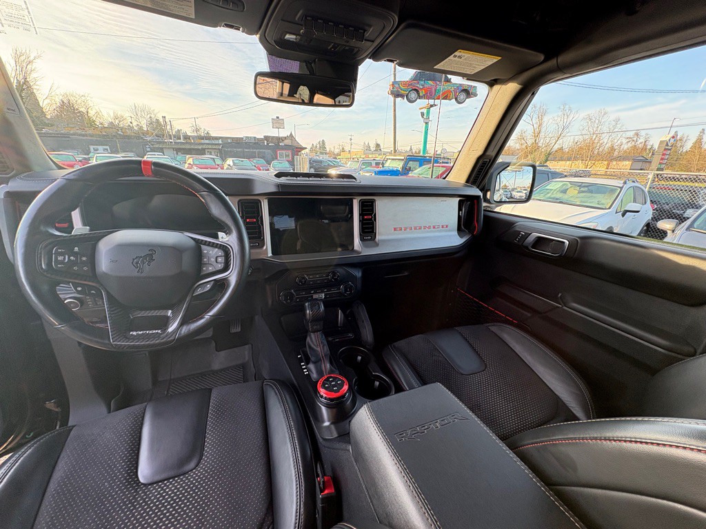 2022 Ford Bronco Image 9