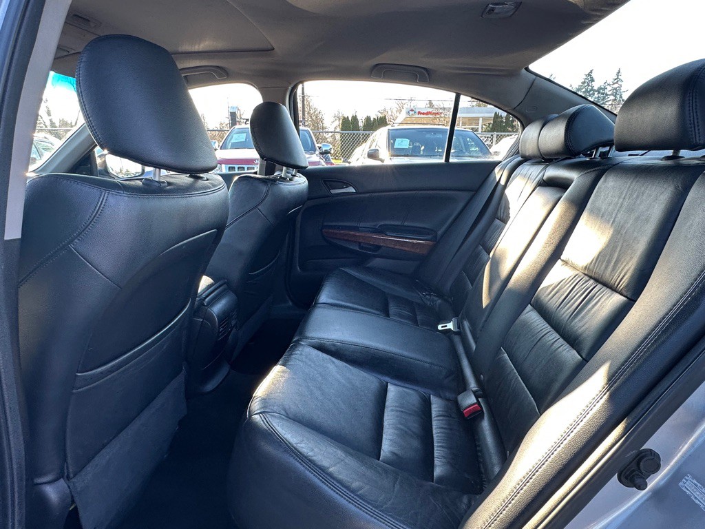 2011 Honda Accord Image 8