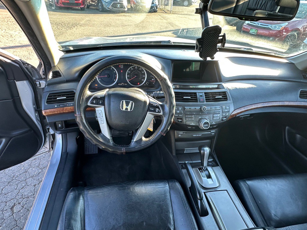 2011 Honda Accord Image 9