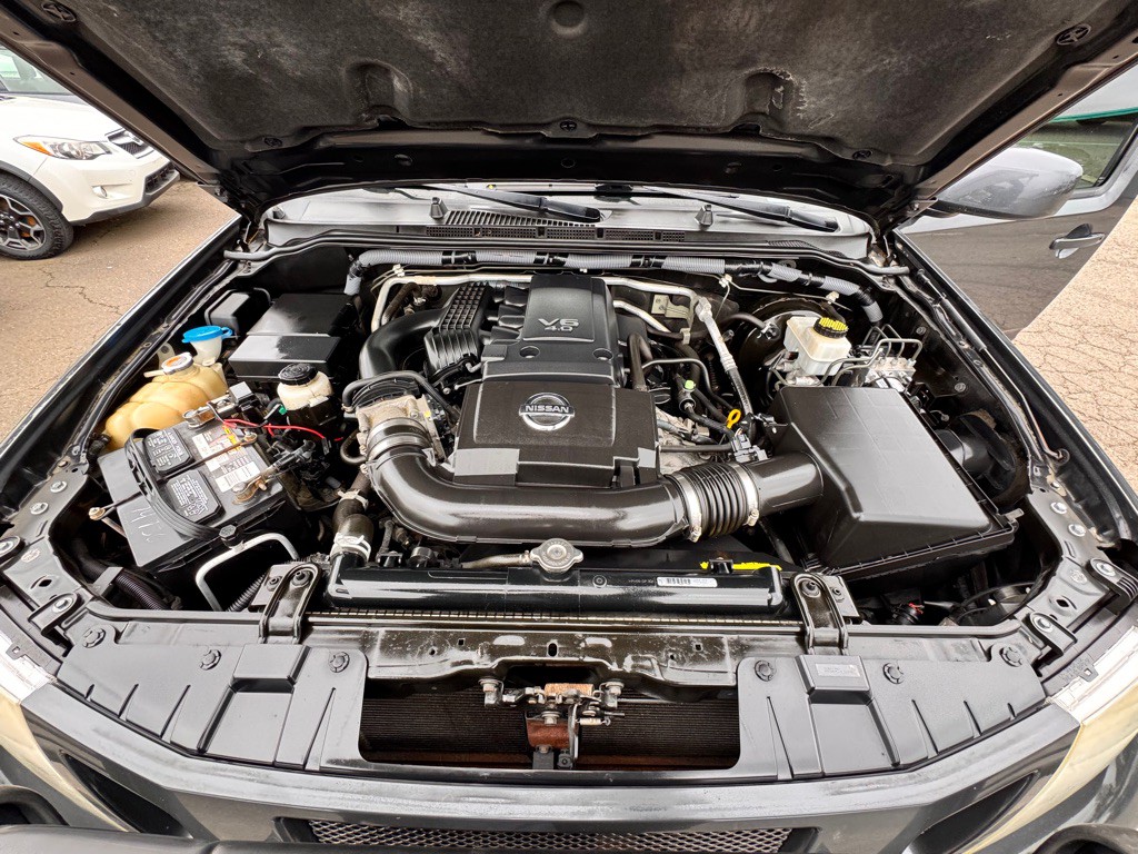 2011 Nissan Frontier Image 9
