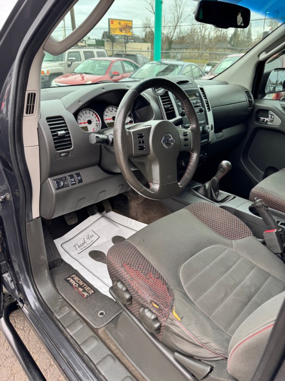 2011 Nissan Frontier Image 10