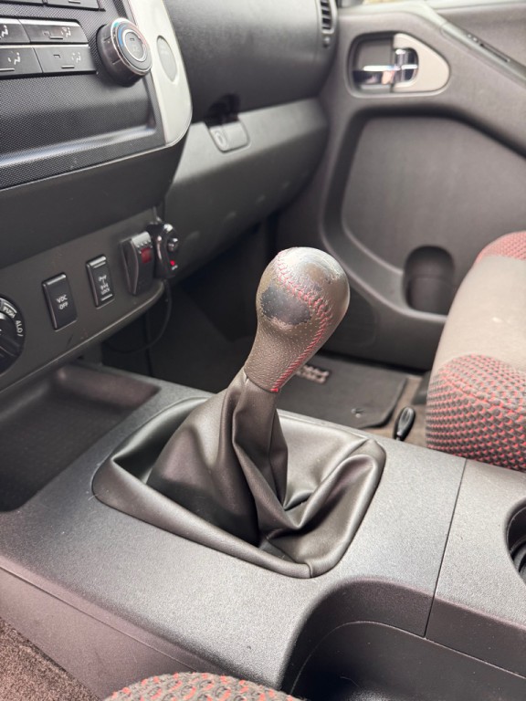 2011 Nissan Frontier Image 11