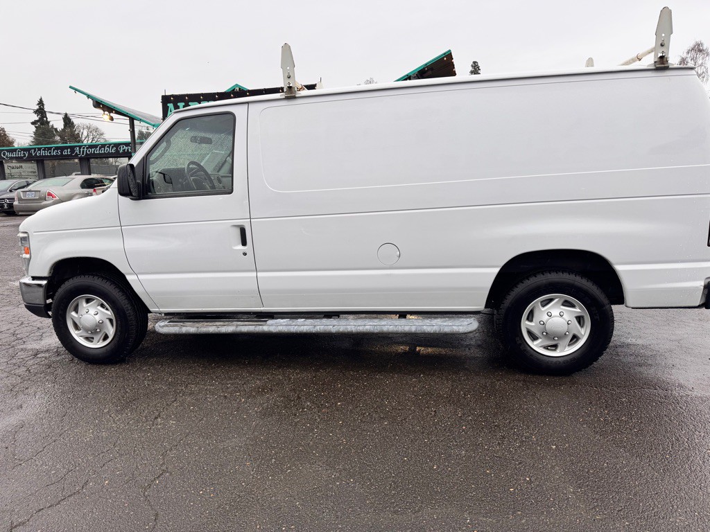 2014 Ford Econoline Image 2