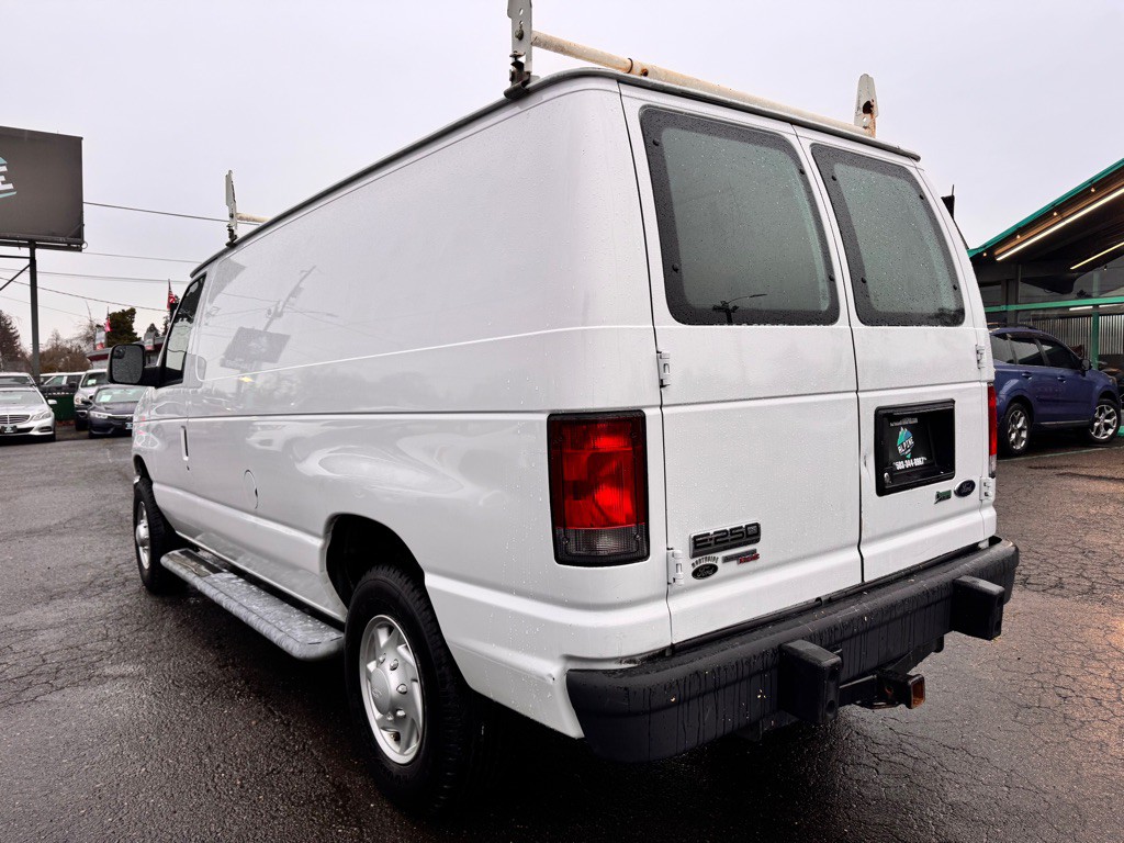 2014 Ford Econoline Image 3