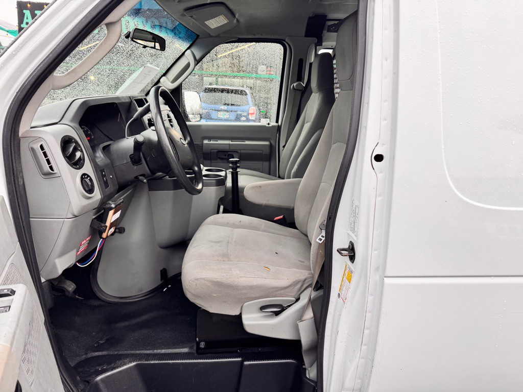 2014 Ford Econoline Image 8
