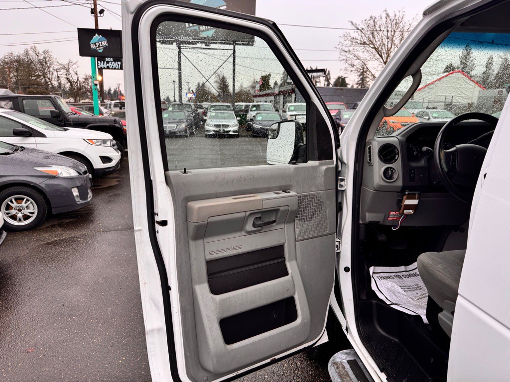 2014 Ford Econoline Image 10