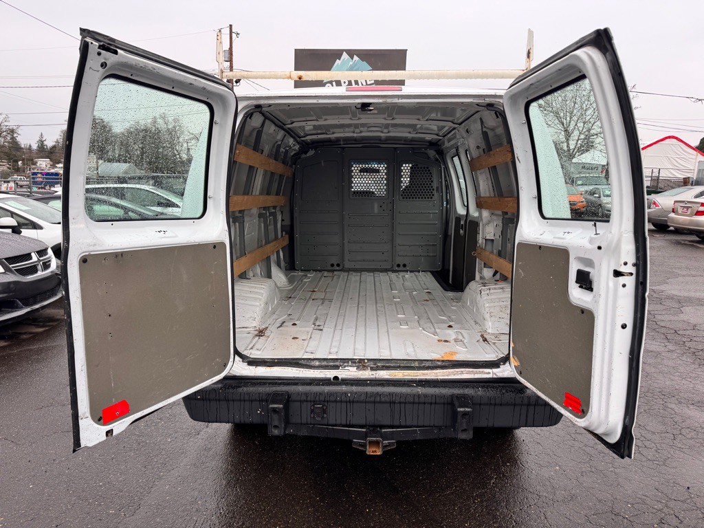 2014 Ford Econoline Image 11