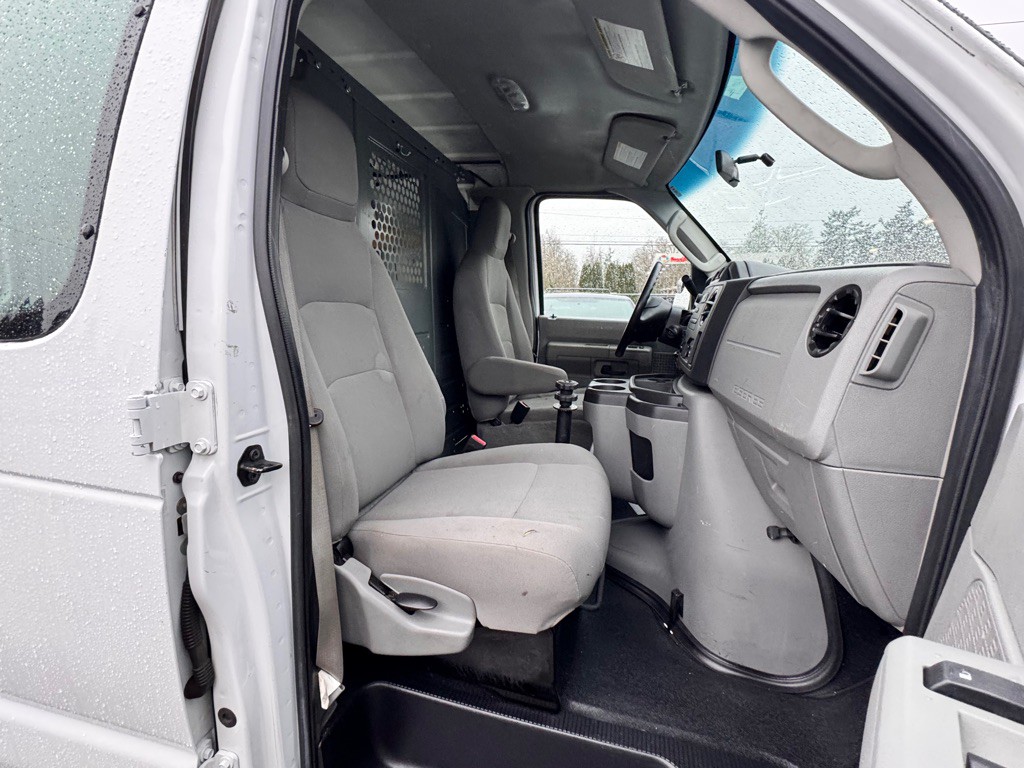 2014 Ford Econoline Image 13