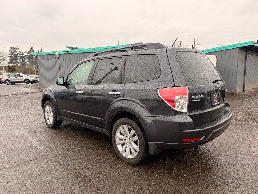 2011 Subaru Forester Image 2