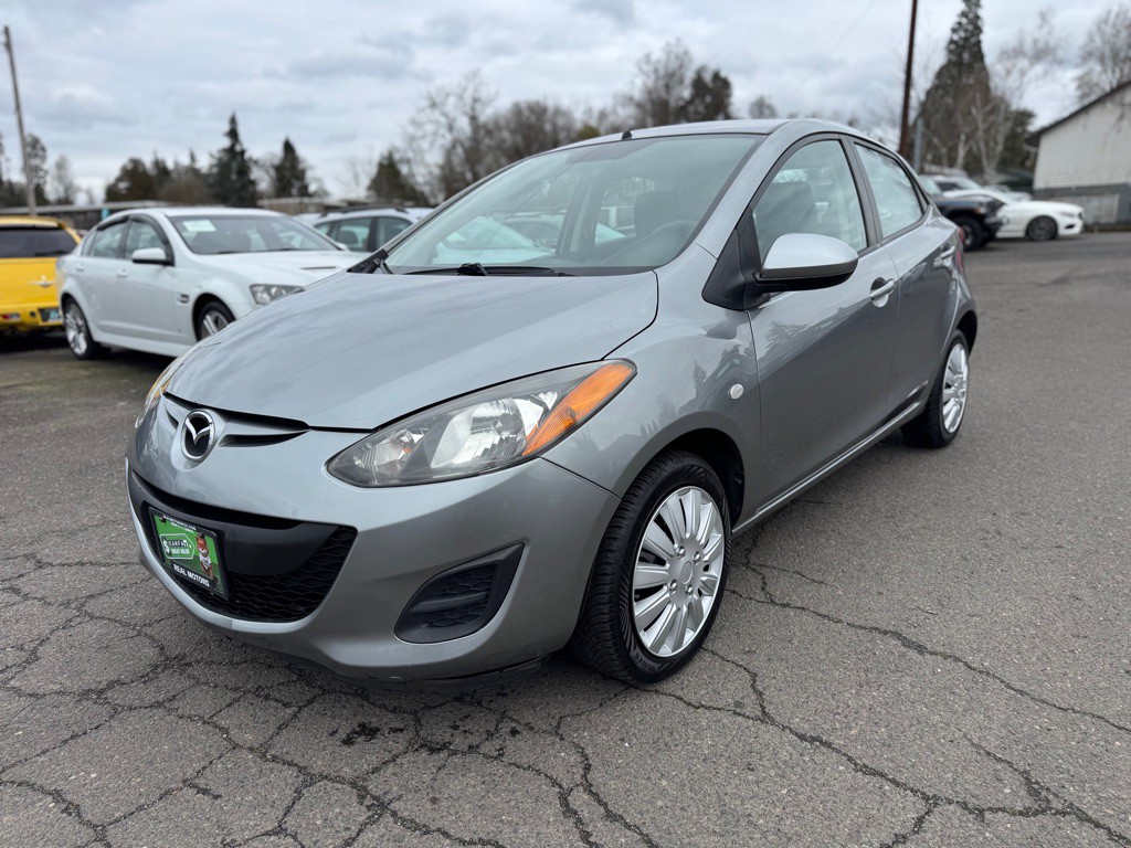2014 Mazda Mazda2 Image 1