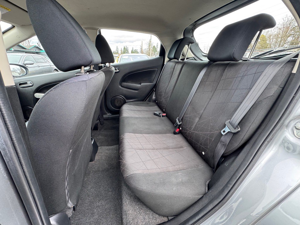 2014 Mazda Mazda2 Image 10