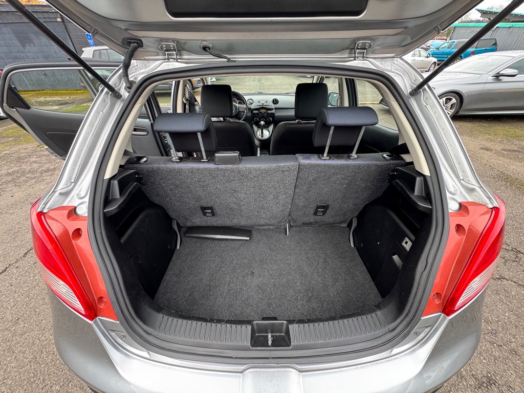 2014 Mazda Mazda2 Image 13