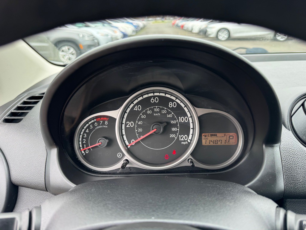 2014 Mazda Mazda2 Image 17