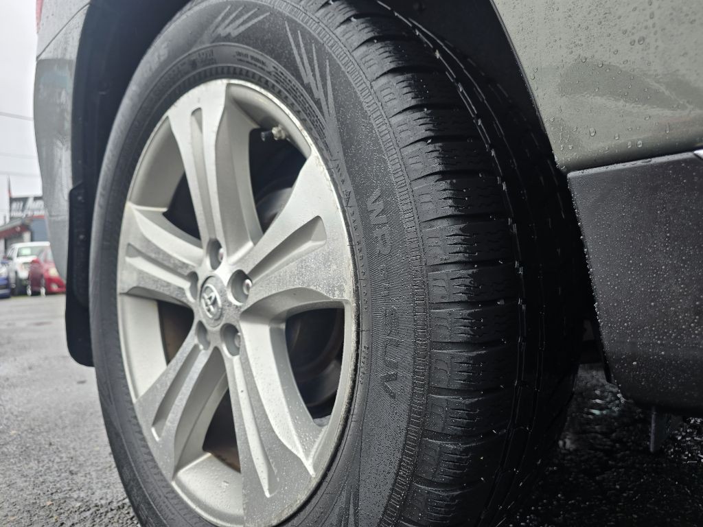 2012 Toyota Highlander Image 18