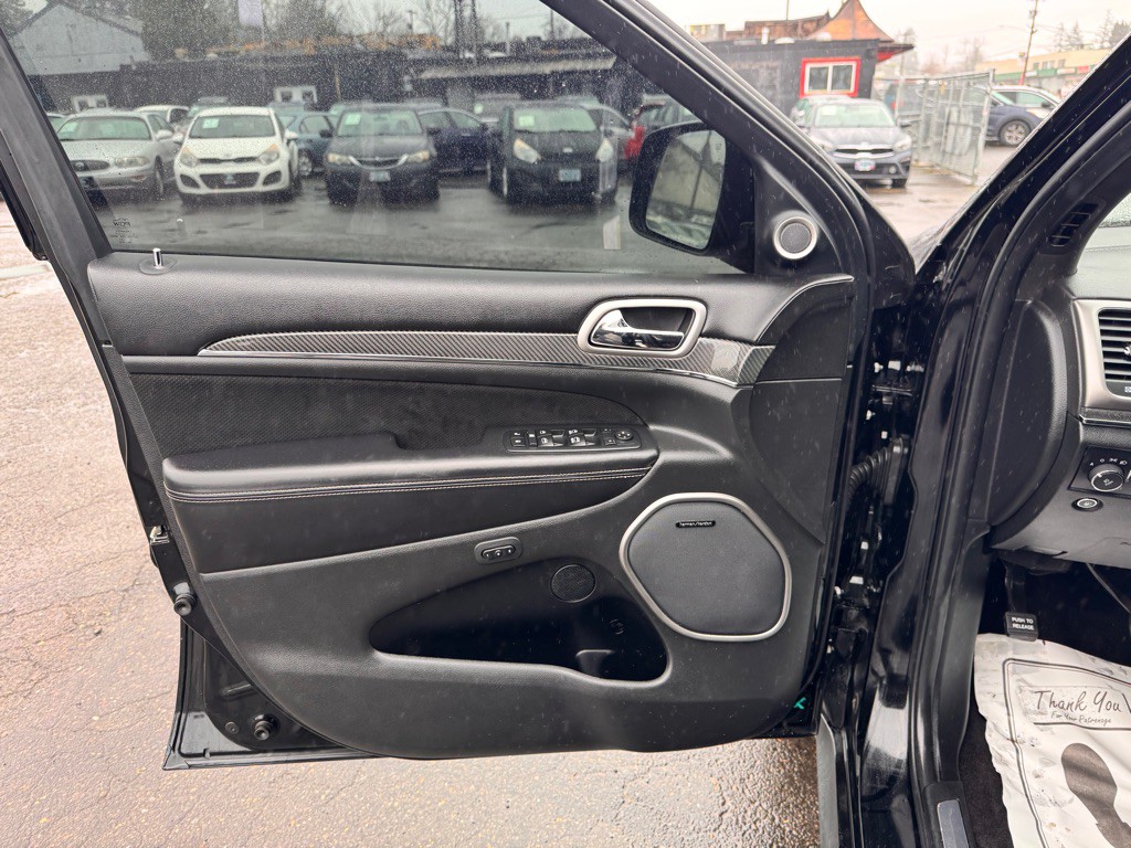 2017 Jeep Grand Cherokee Image 12