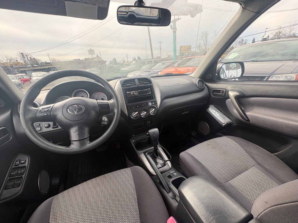 2004 Toyota Rav4 Image 9