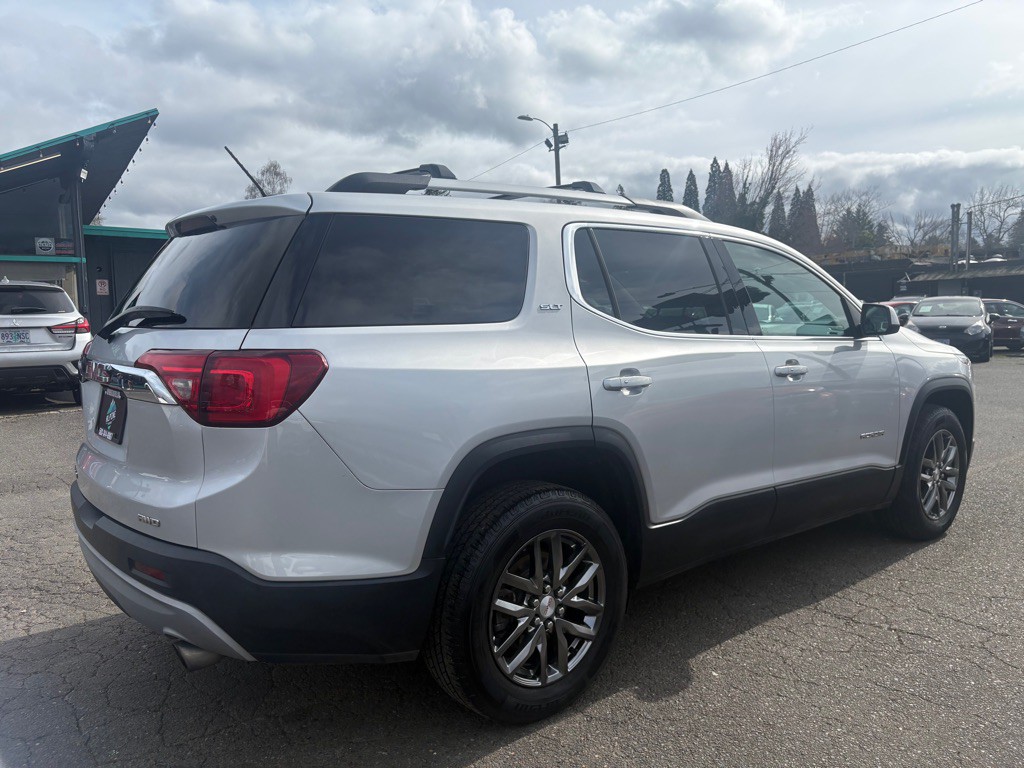 2017 GMC Acadia Image 4