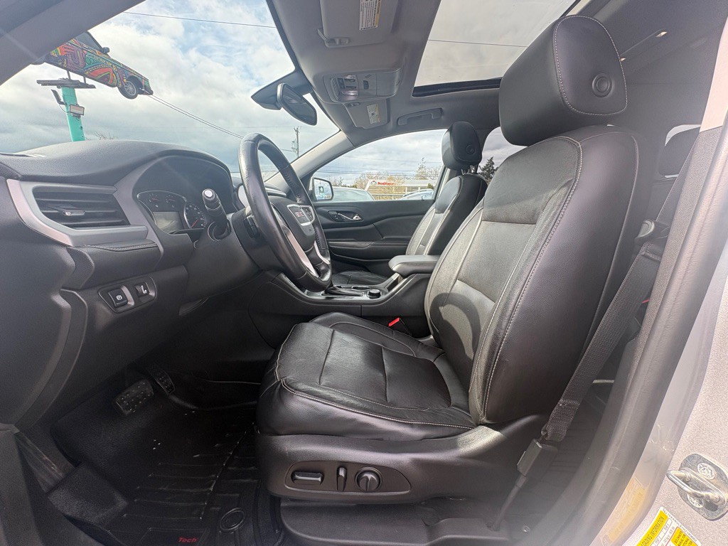 2017 GMC Acadia Image 7