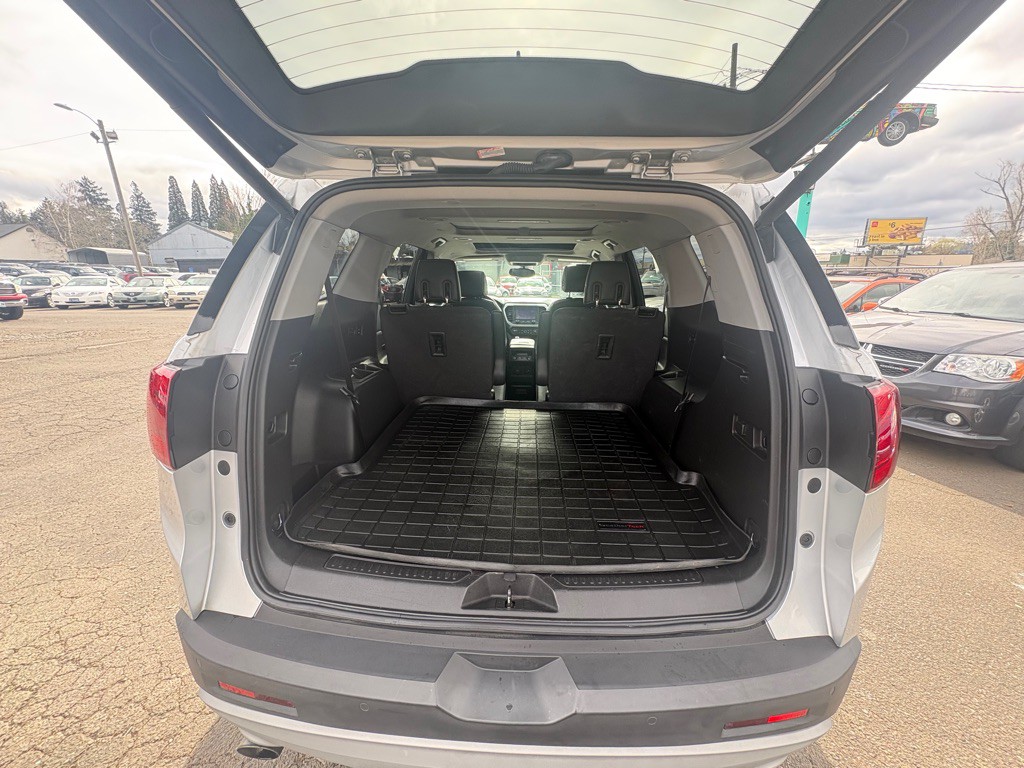 2017 GMC Acadia Image 11