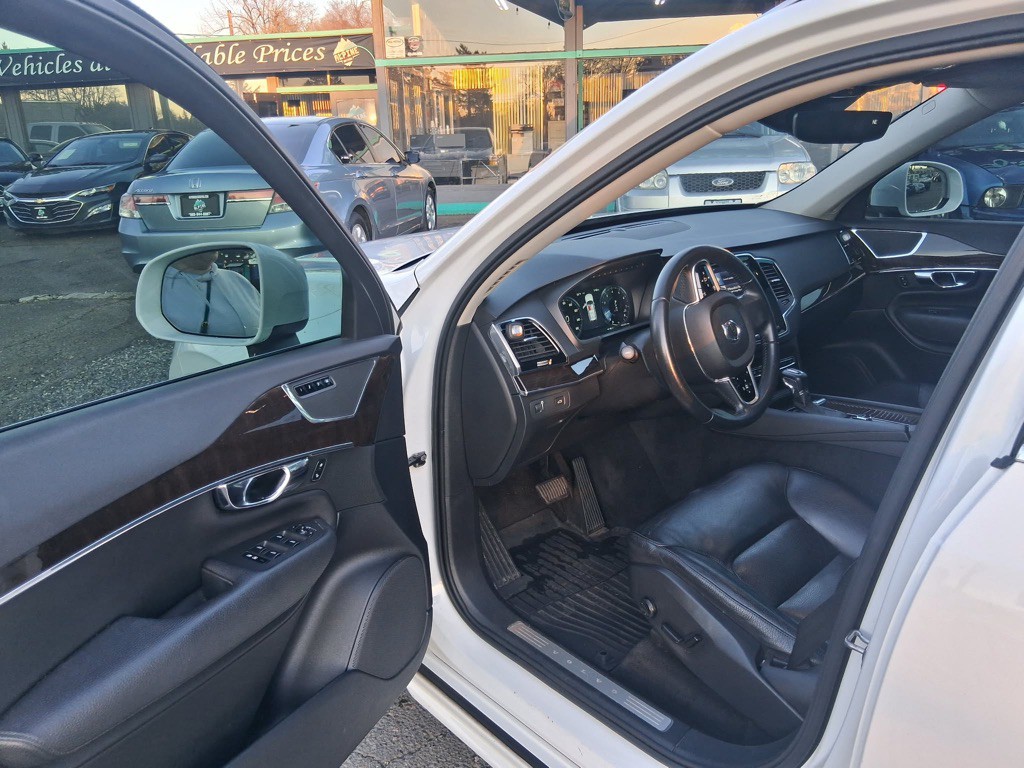 2016 Volvo XC90 Image 8