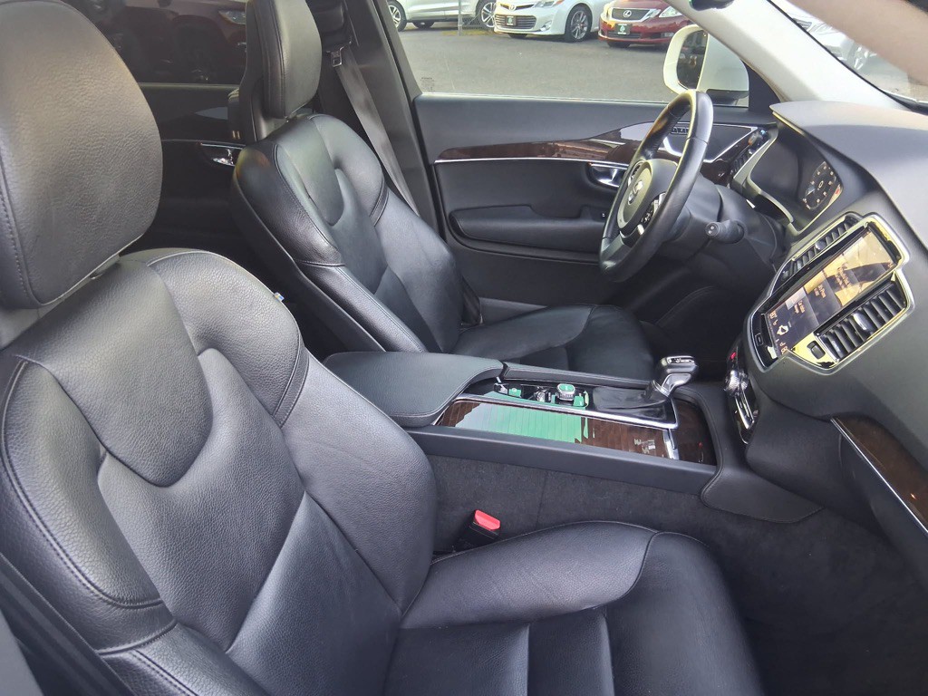 2016 Volvo XC90 Image 10