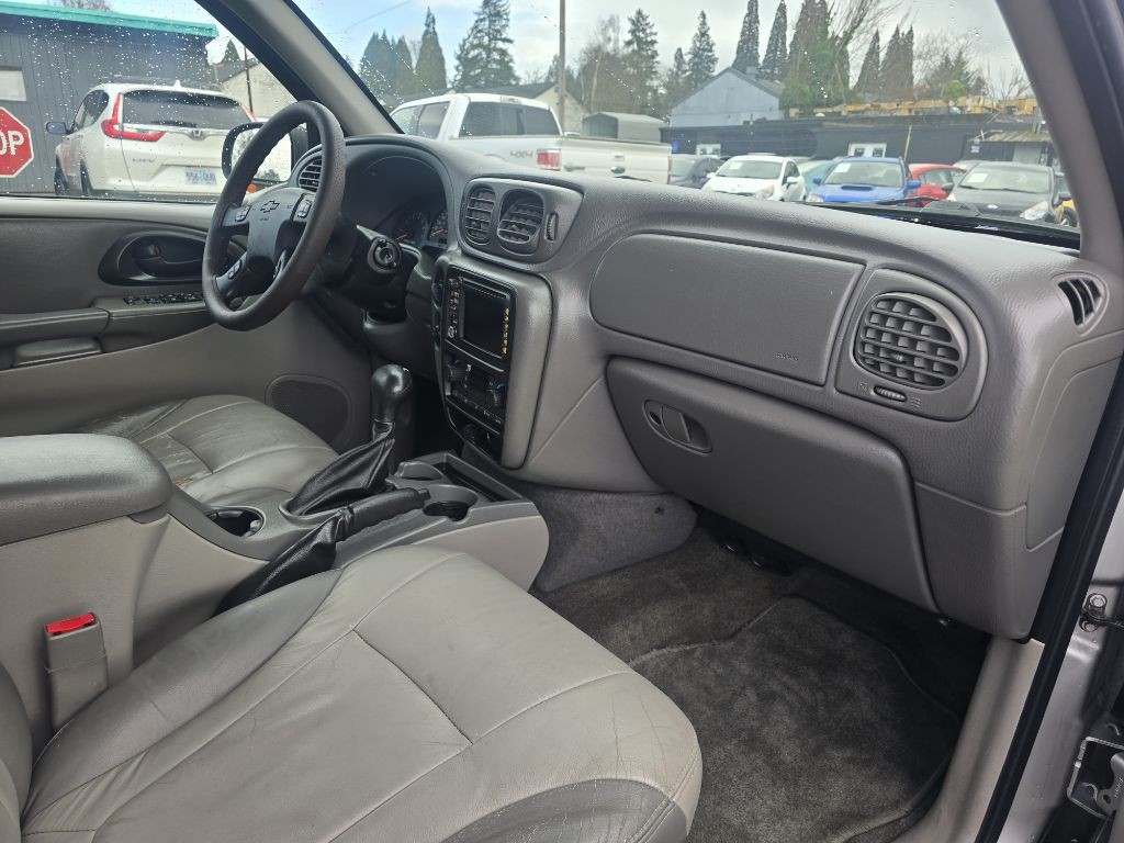 2004 Chevrolet Trailblazer Image 12
