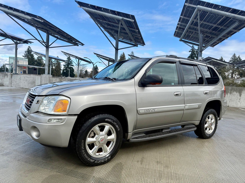 2002 GMC Envoy Image 1