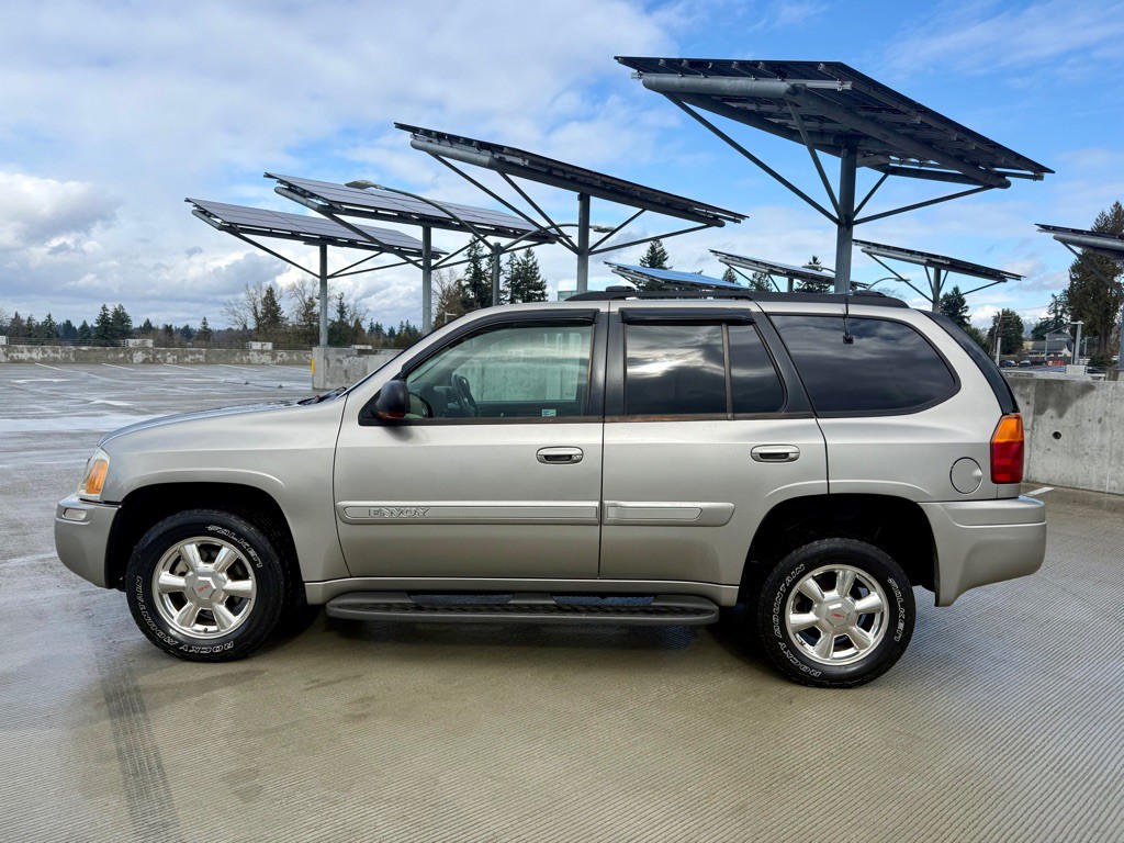2002 GMC Envoy Image 2