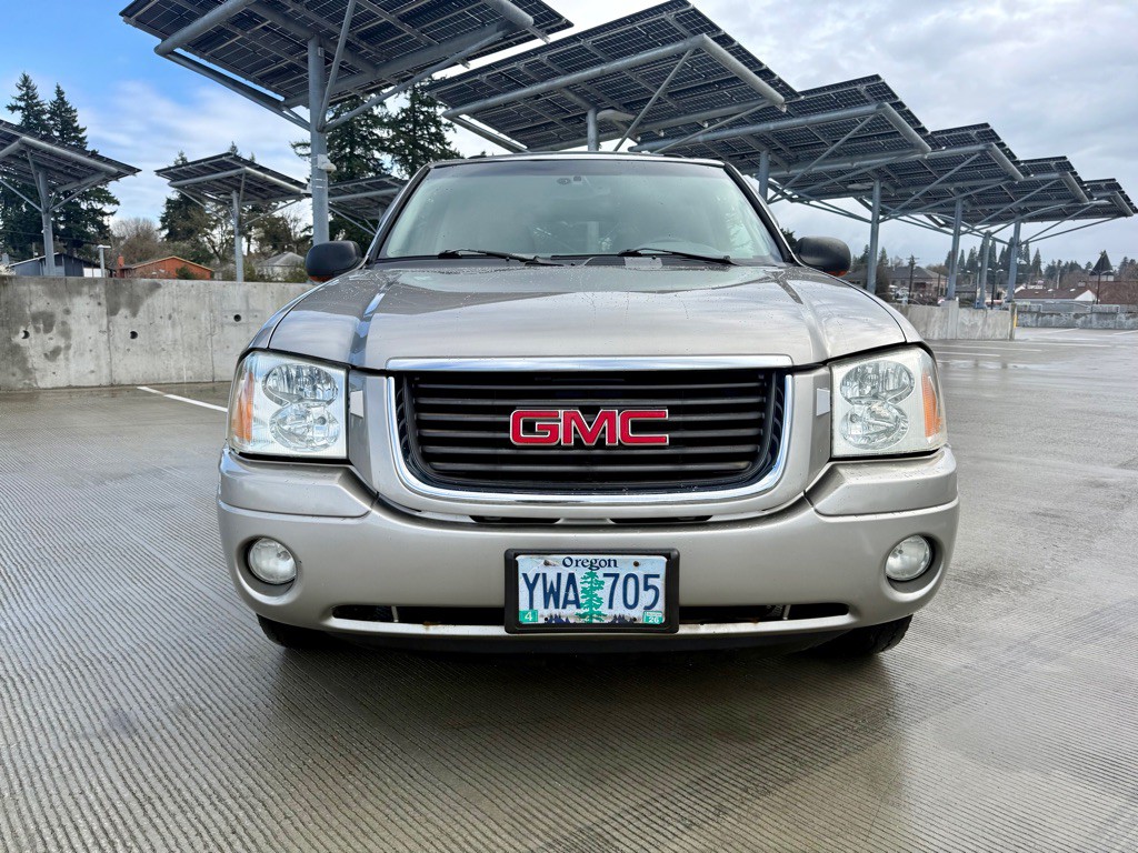 2002 GMC Envoy Image 8