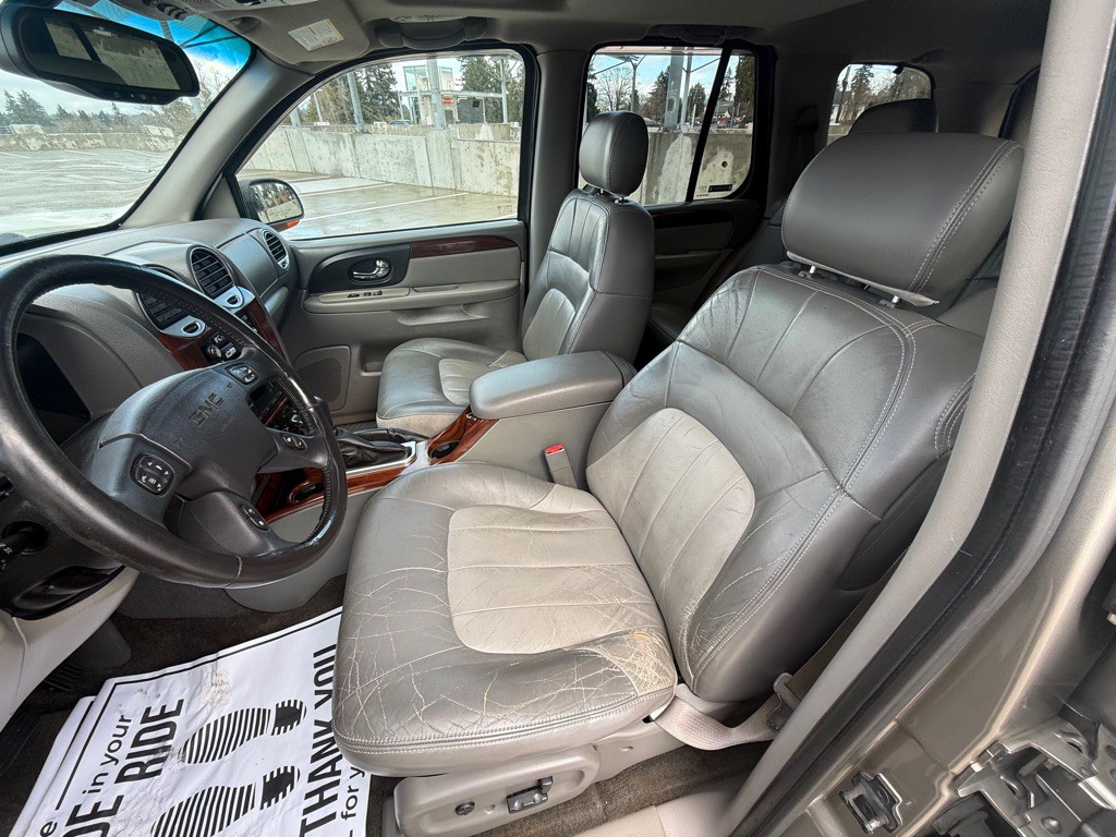 2002 GMC Envoy Image 11
