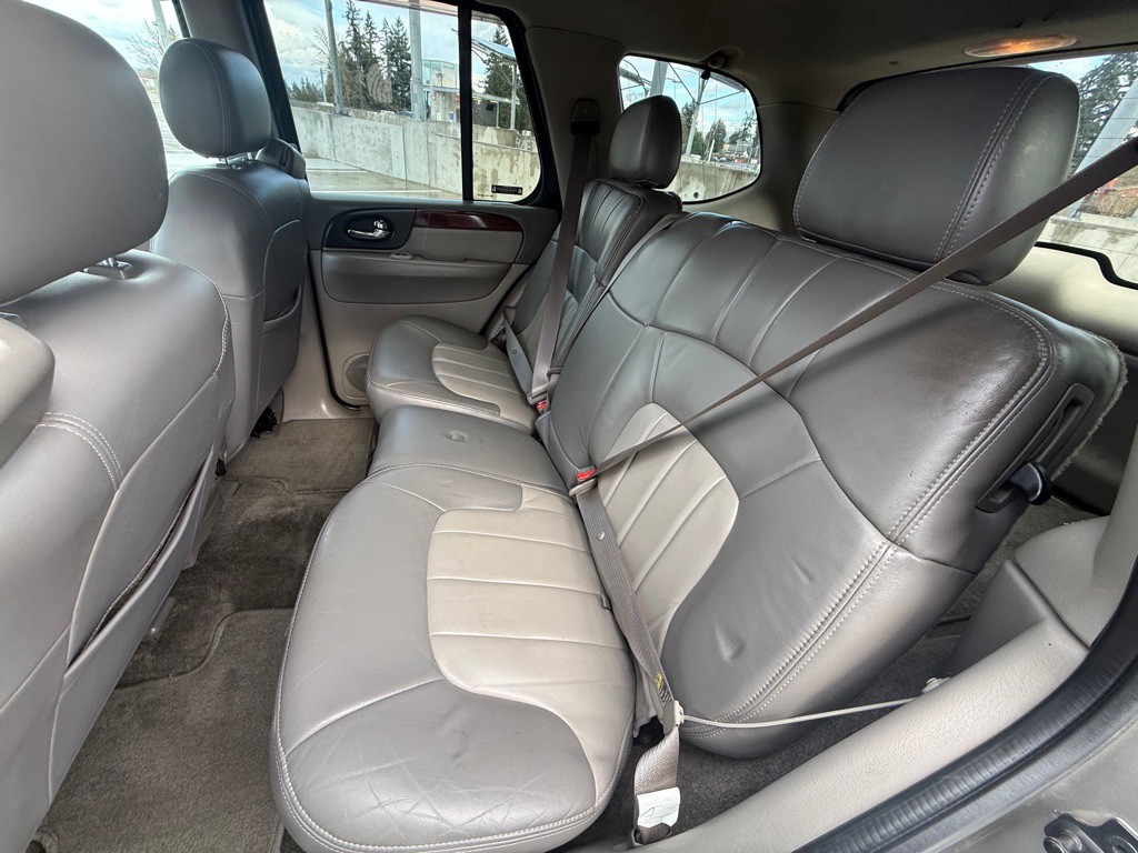 2002 GMC Envoy Image 12