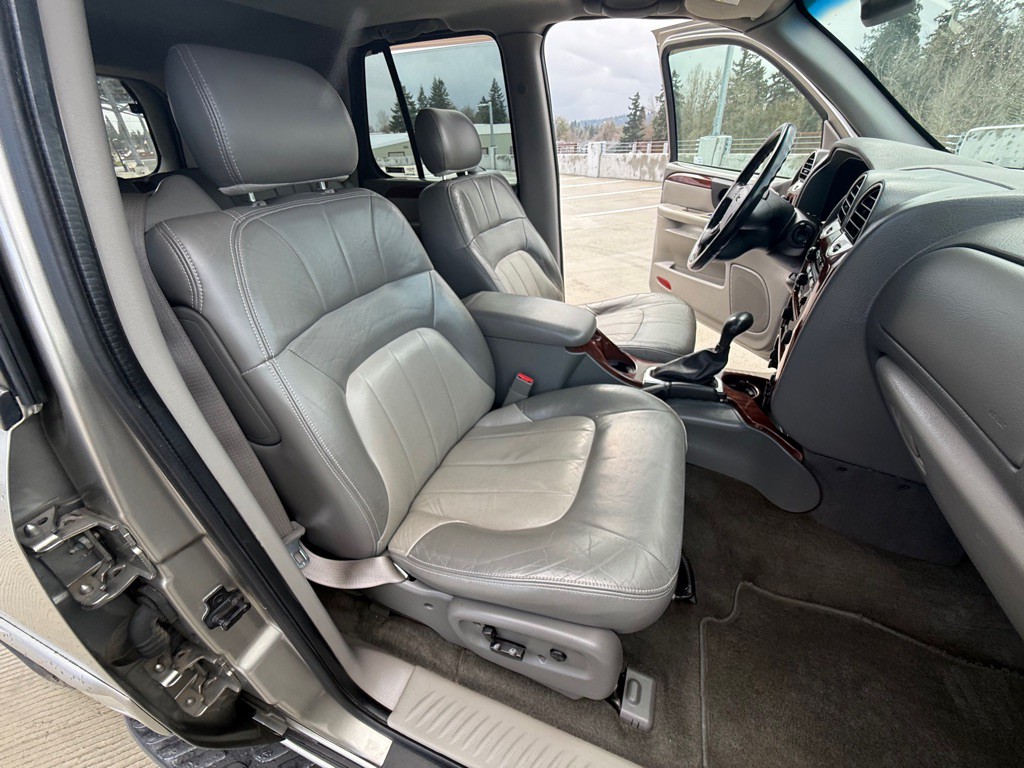 2002 GMC Envoy Image 15