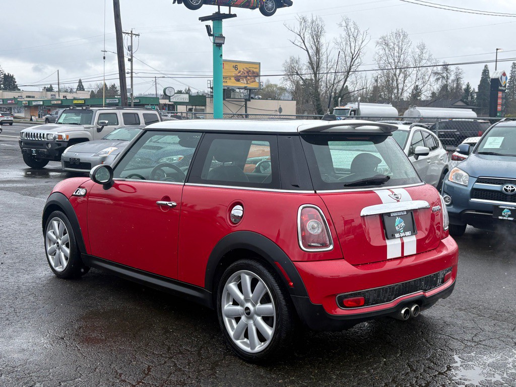 2008 MINI Cooper Image 2