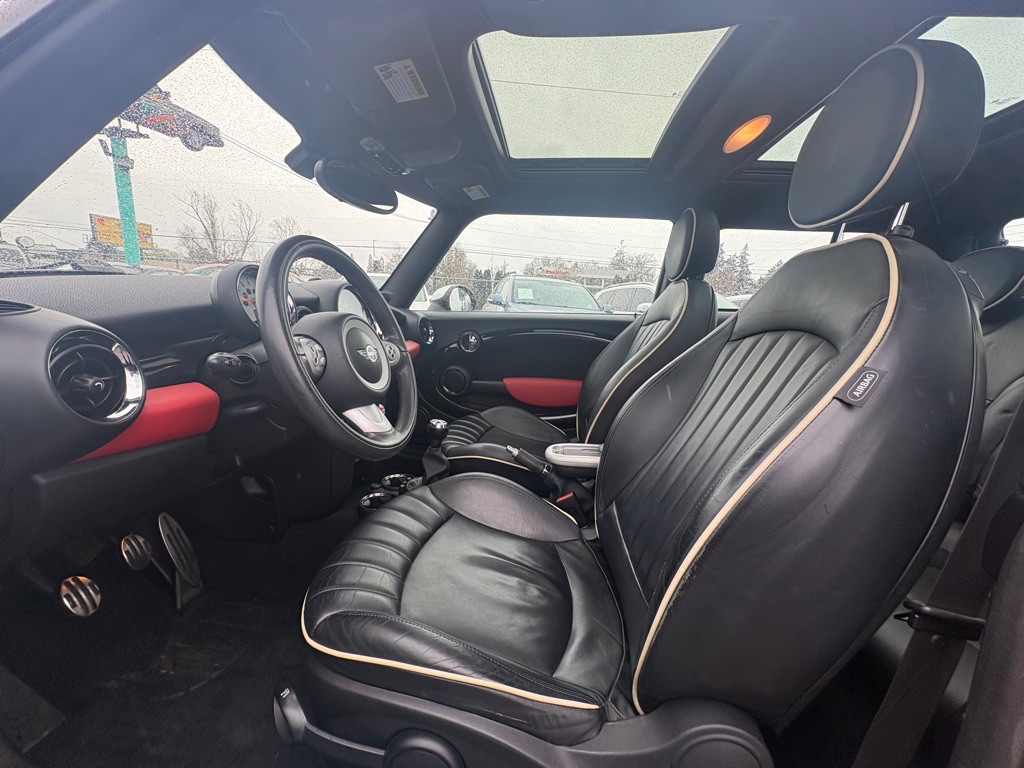 2008 MINI Cooper Image 7