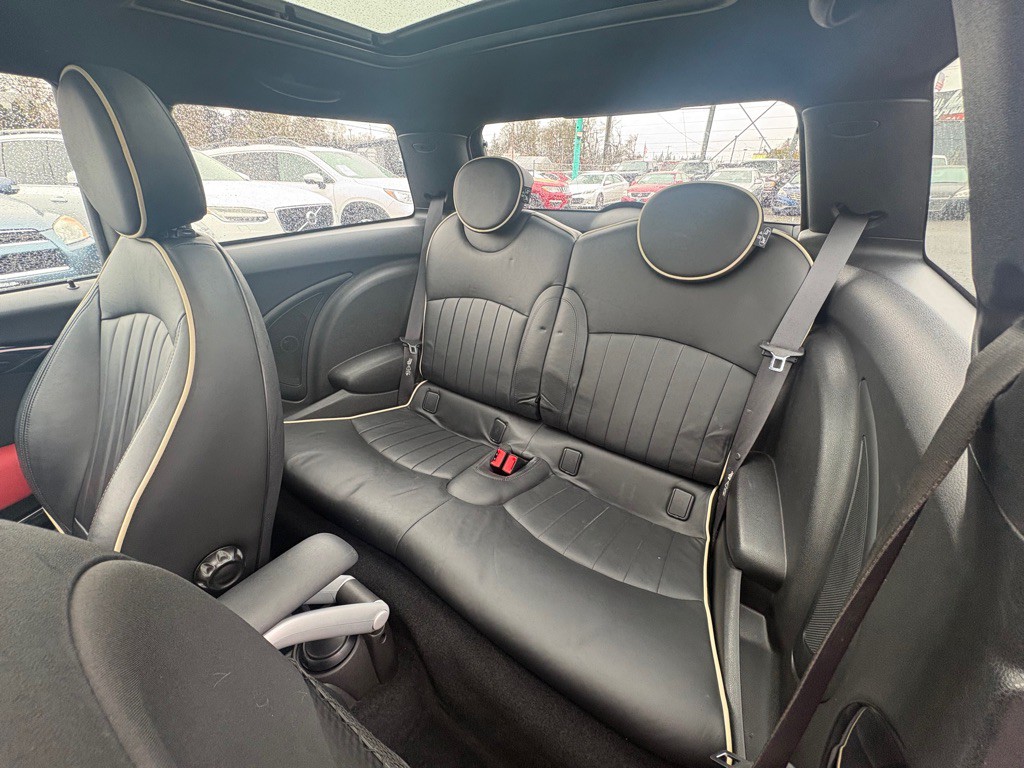 2008 MINI Cooper Image 8