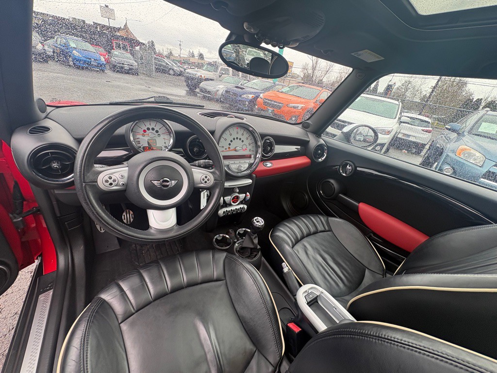 2008 MINI Cooper Image 9