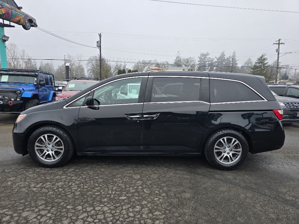 2013 Honda Odyssey Image 2