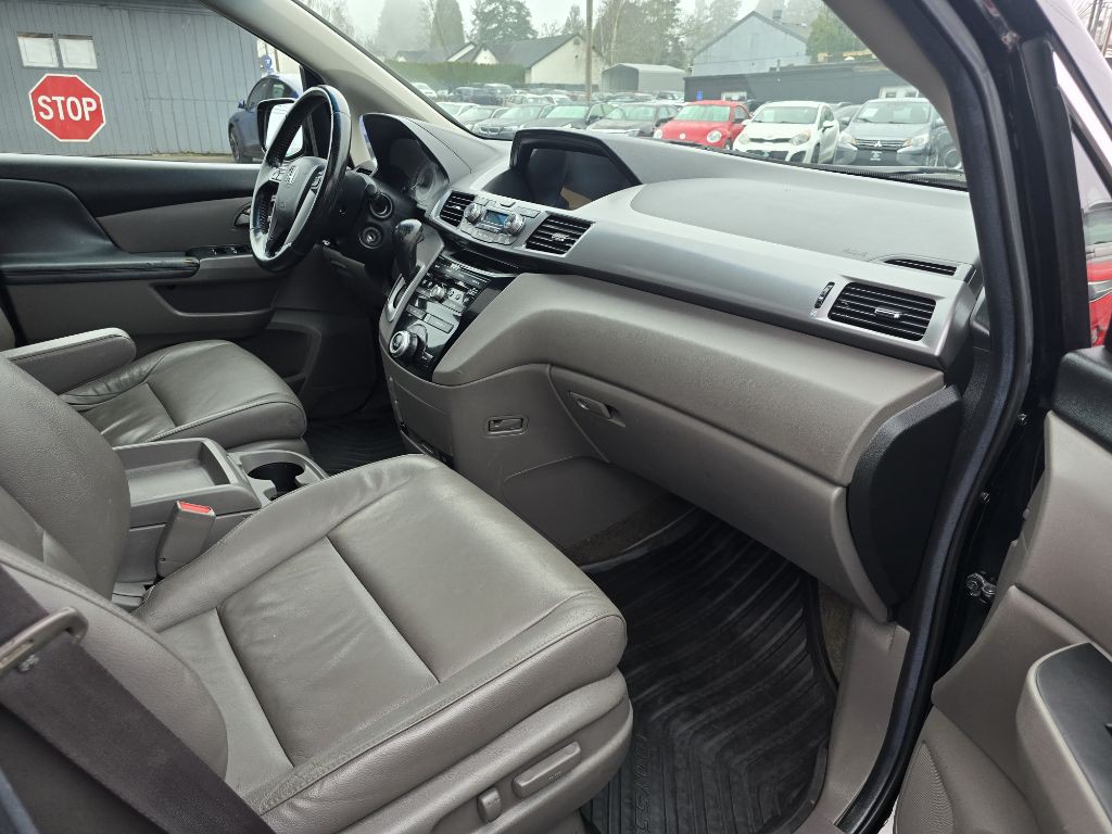 2013 Honda Odyssey Image 12