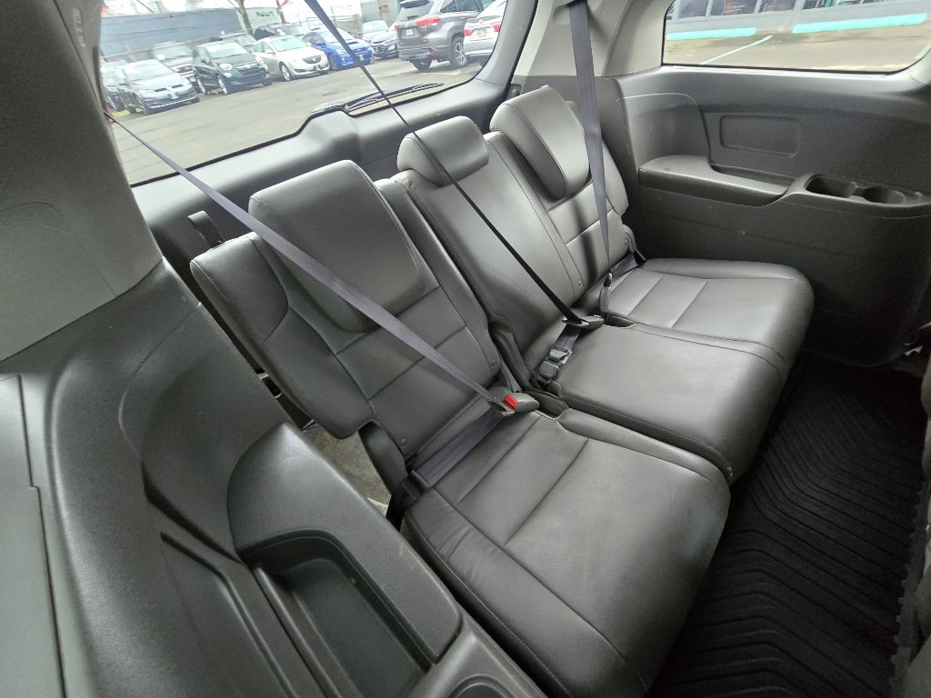 2013 Honda Odyssey Image 16