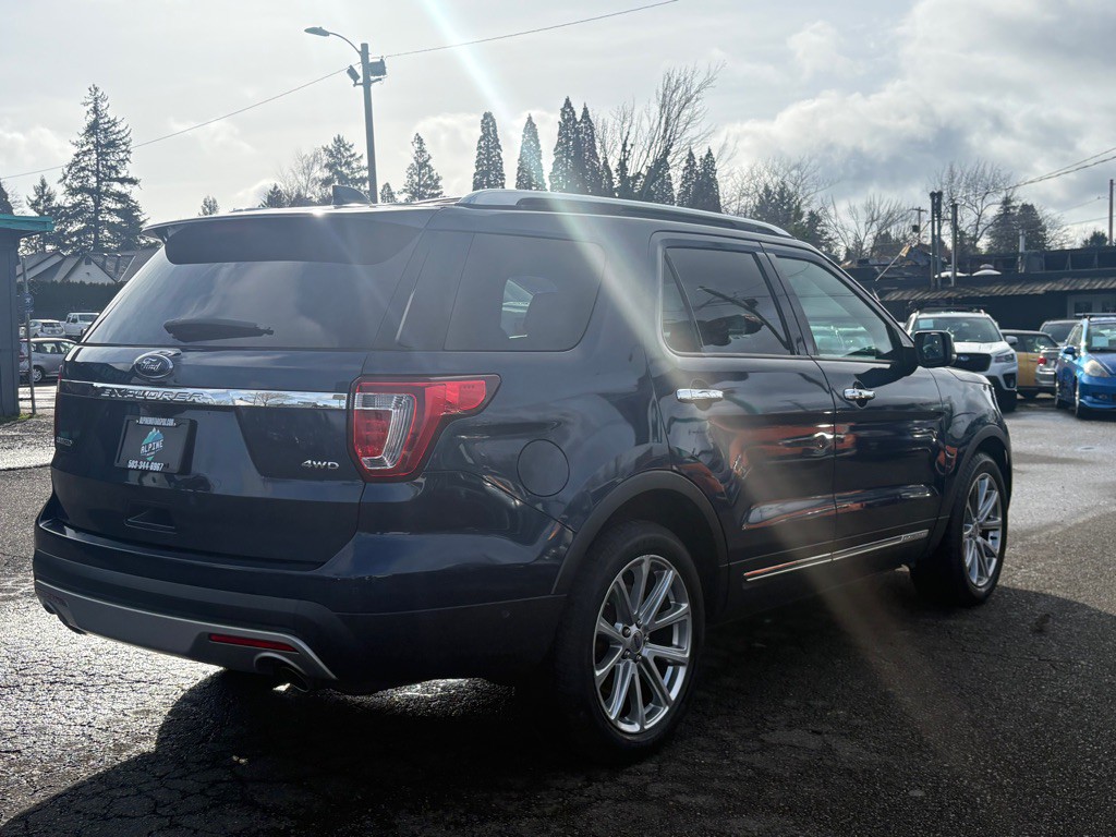 2017 Ford Explorer Image 4