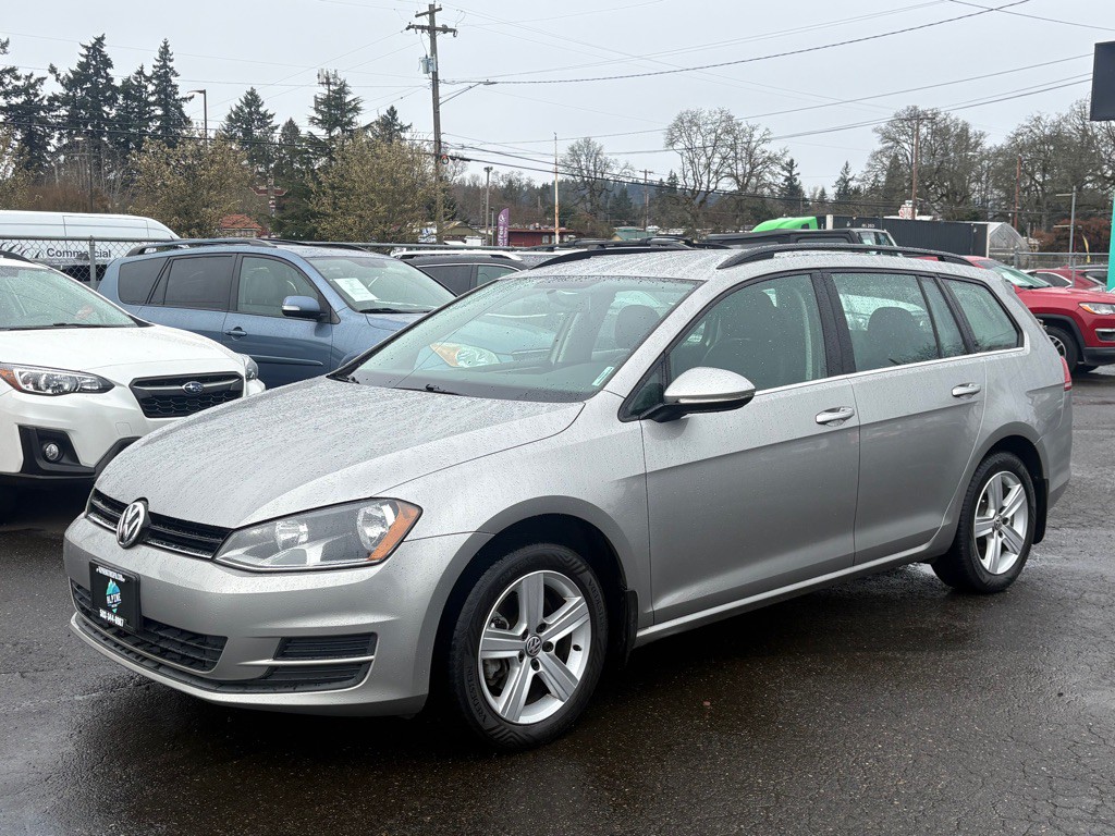 2015 Volkswagen Golf Image 1