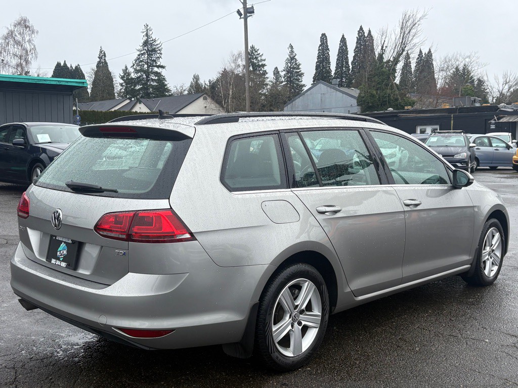 2015 Volkswagen Golf Image 4