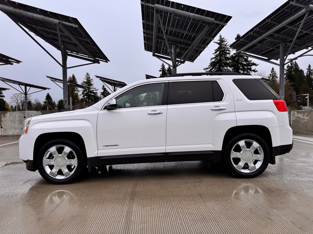 2010 GMC Terrain Image 2