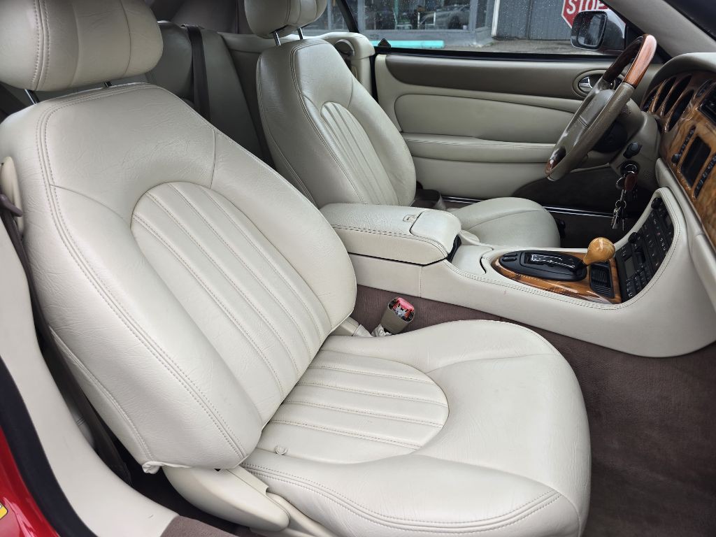 2001 Jaguar XK-Series Image 11