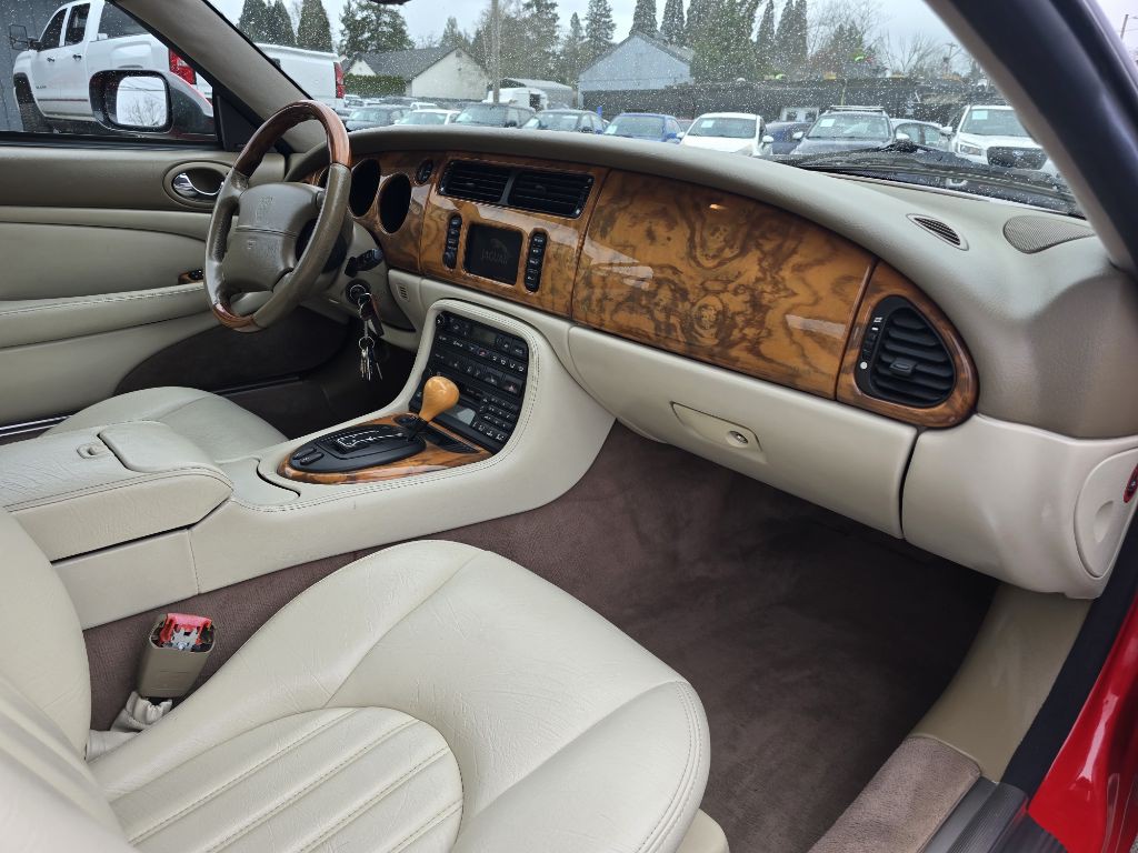 2001 Jaguar XK-Series Image 12