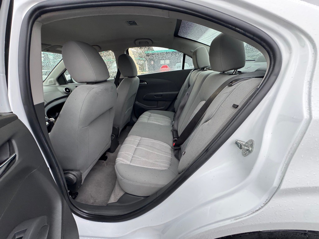 2015 Chevrolet Sonic Image 11